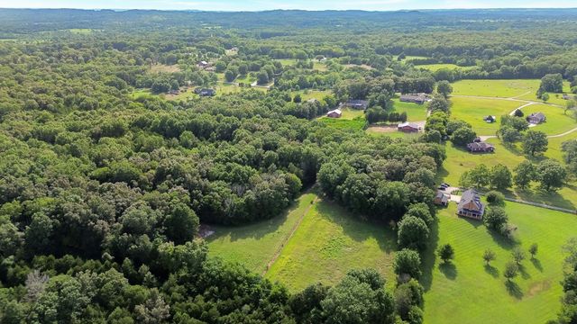 2350 Joe Brown Rd, Spring Hill, TN 37174