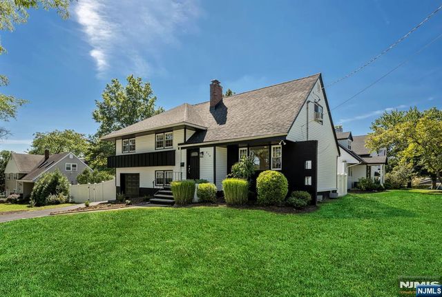 858 Barbara Drive, Teaneck, NJ 07666