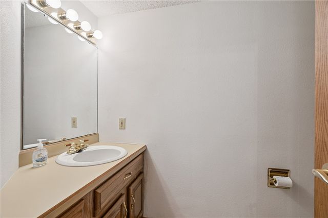 4113 Lark Court NE, Cedar Rapids, IA 52402