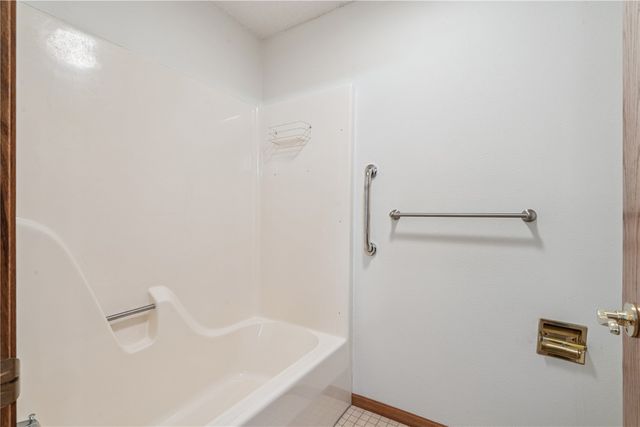 4113 Lark Court NE, Cedar Rapids, IA 52402