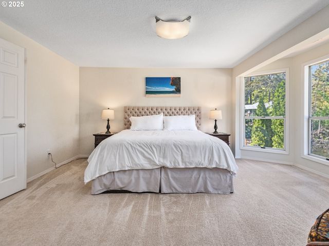 17488 MARDEE Ave, Lake Oswego, OR 97035