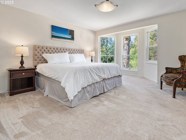 17488 MARDEE Ave, Lake Oswego, OR 97035