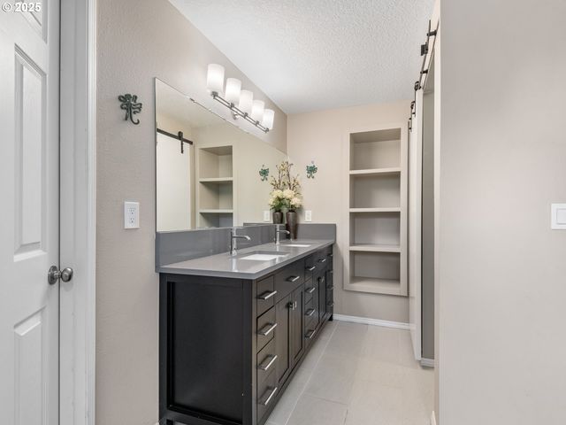 17488 MARDEE Ave, Lake Oswego, OR 97035