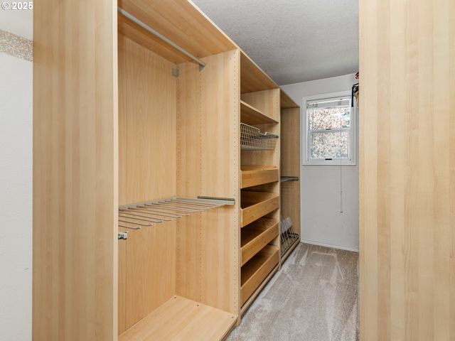 17488 MARDEE Ave, Lake Oswego, OR 97035