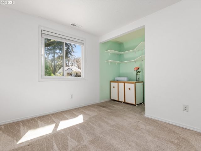 17488 MARDEE Ave, Lake Oswego, OR 97035