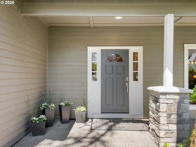 17488 MARDEE Ave, Lake Oswego, OR 97035