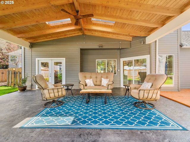 17488 MARDEE Ave, Lake Oswego, OR 97035