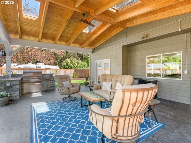 17488 MARDEE Ave, Lake Oswego, OR 97035