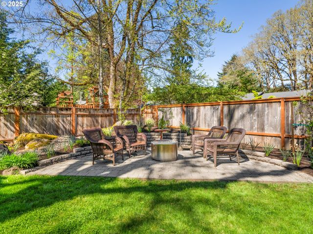 17488 MARDEE Ave, Lake Oswego, OR 97035