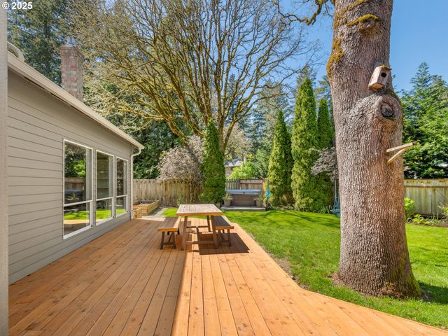 17488 MARDEE Ave, Lake Oswego, OR 97035
