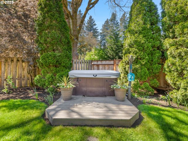 17488 MARDEE Ave, Lake Oswego, OR 97035