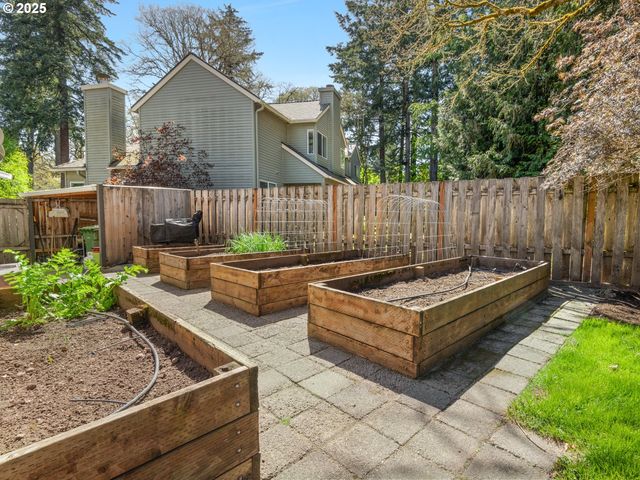 17488 MARDEE Ave, Lake Oswego, OR 97035