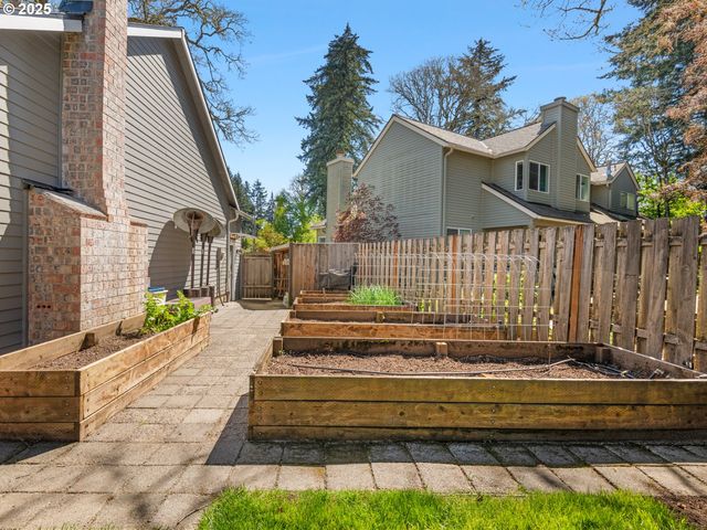 17488 MARDEE Ave, Lake Oswego, OR 97035