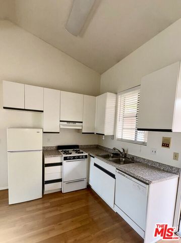 1221 Seward Street 205, Los Angeles, CA 90038