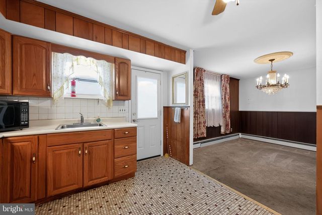 600 CLAY DR, Conshohocken, PA 19428