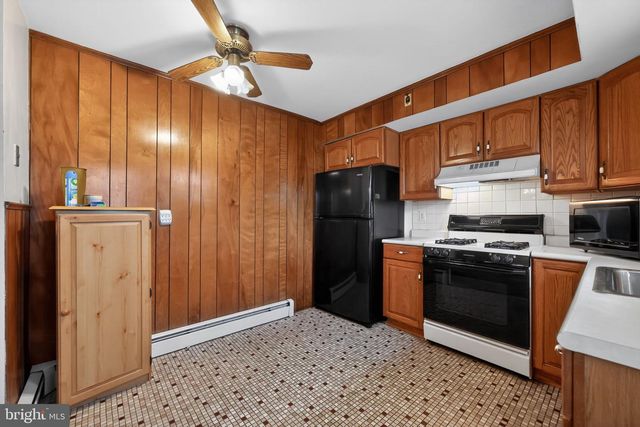 600 CLAY DR, Conshohocken, PA 19428