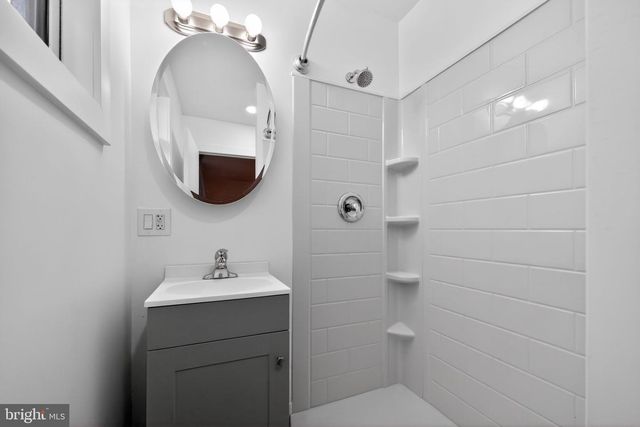 600 CLAY DR, Conshohocken, PA 19428