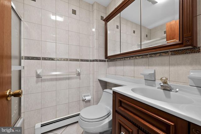 600 CLAY DR, Conshohocken, PA 19428