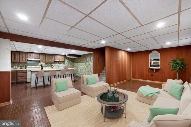 600 CLAY DR, Conshohocken, PA 19428