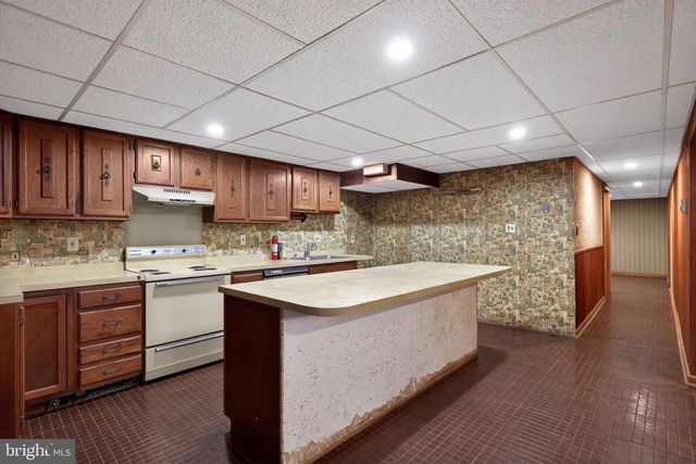 600 CLAY DR, Conshohocken, PA 19428