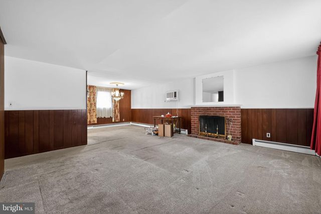 600 CLAY DR, Conshohocken, PA 19428