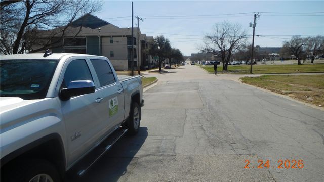 655 Crawford Street, Fort Worth, TX 76104