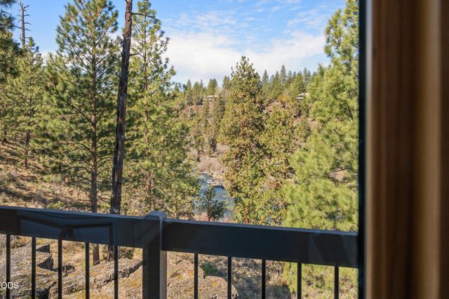 4211 NW Lower Village Road, Bend, OR 97703