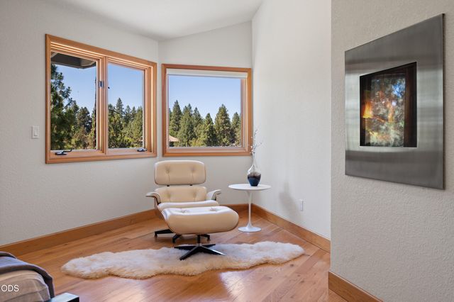 4211 NW Lower Village Road, Bend, OR 97703