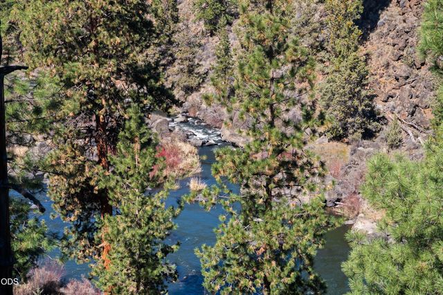 4211 NW Lower Village Road, Bend, OR 97703