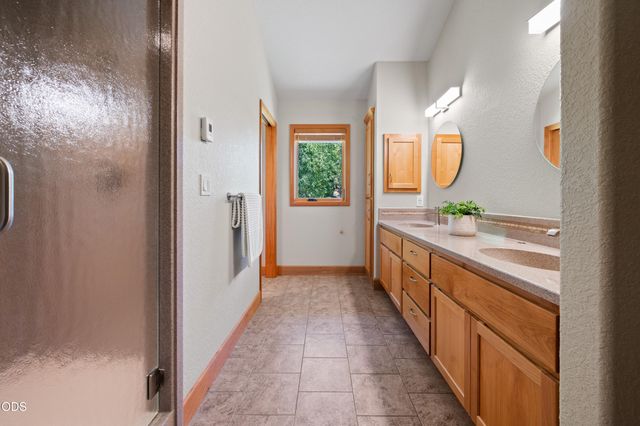 4211 NW Lower Village Road, Bend, OR 97703