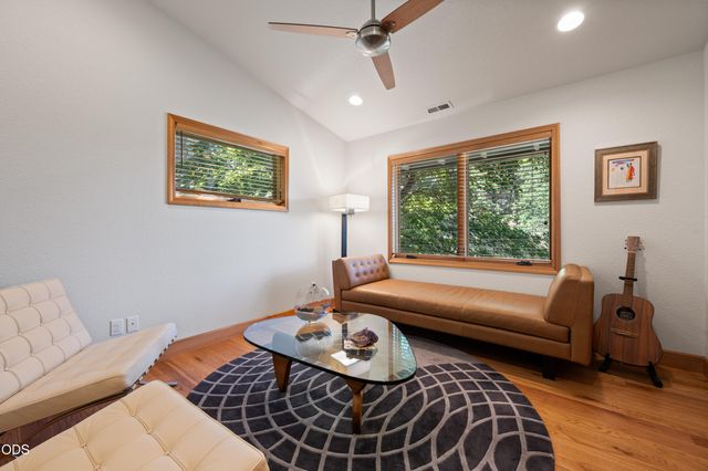 4211 NW Lower Village Road, Bend, OR 97703