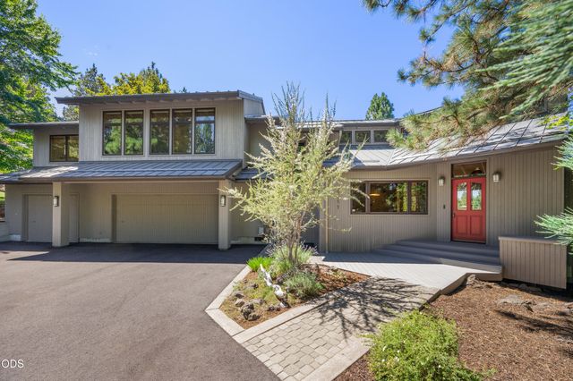 4211 NW Lower Village Road, Bend, OR 97703