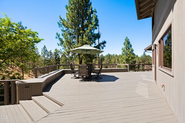 4211 NW Lower Village Road, Bend, OR 97703