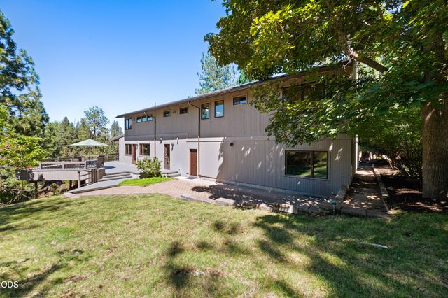4211 NW Lower Village Road, Bend, OR 97703