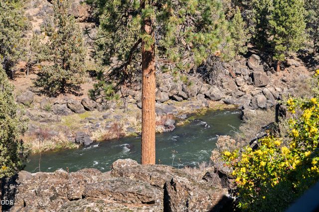 4211 NW Lower Village Road, Bend, OR 97703