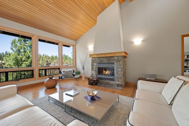 4211 NW Lower Village Road, Bend, OR 97703