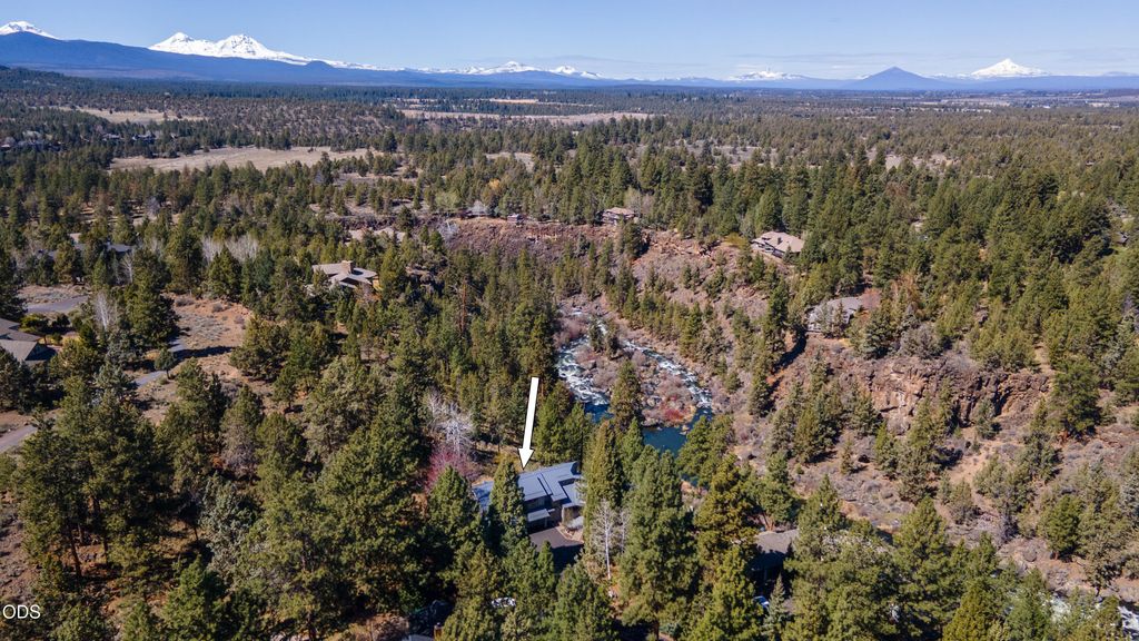 4211 NW Lower Village Road, Bend, OR 97703