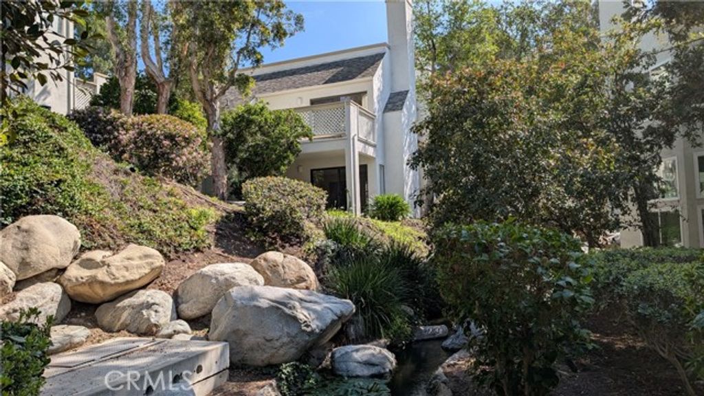 190 N Singingwood, Orange, CA 92869