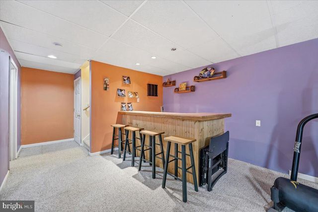 1260 HAWTHORN DR, Easton, PA 18040