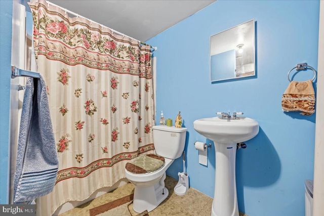 1260 HAWTHORN DR, Easton, PA 18040