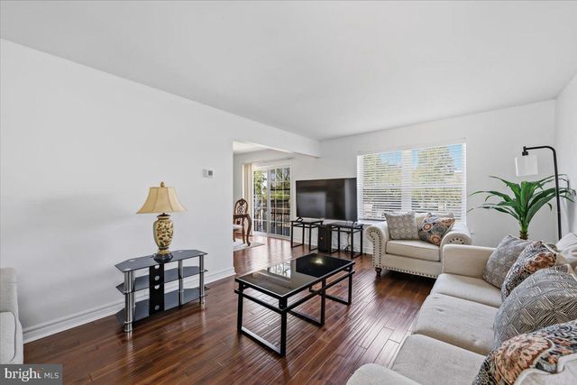 1260 HAWTHORN DR, Easton, PA 18040