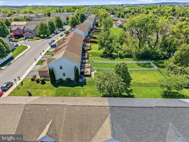 1260 HAWTHORN DR, Easton, PA 18040