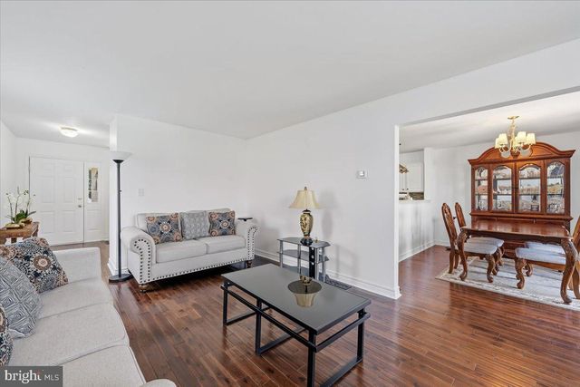 1260 HAWTHORN DR, Easton, PA 18040