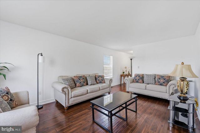 1260 HAWTHORN DR, Easton, PA 18040