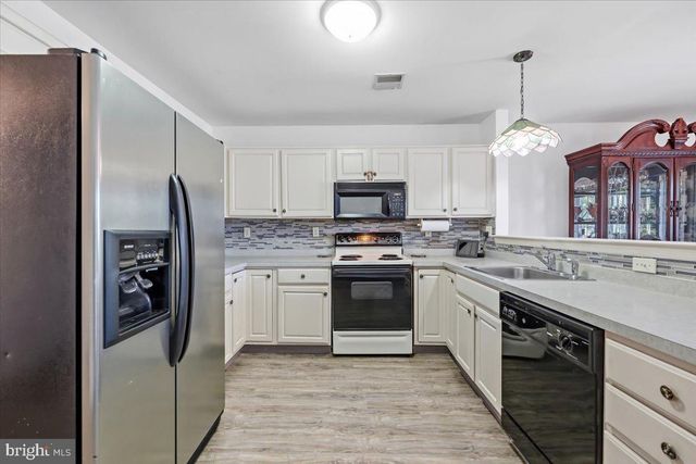 1260 HAWTHORN DR, Easton, PA 18040