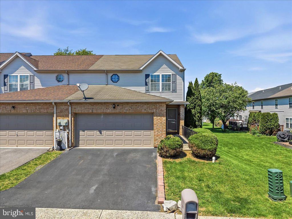 1260 HAWTHORN DR, Easton, PA 18040