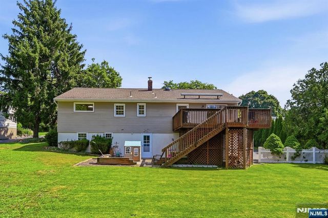 45 Ravine Avenue, Wyckoff, NJ 07481