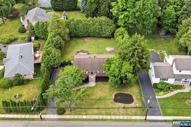 45 Ravine Avenue, Wyckoff, NJ 07481