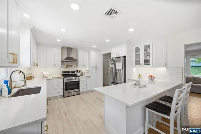 45 Ravine Avenue, Wyckoff, NJ 07481