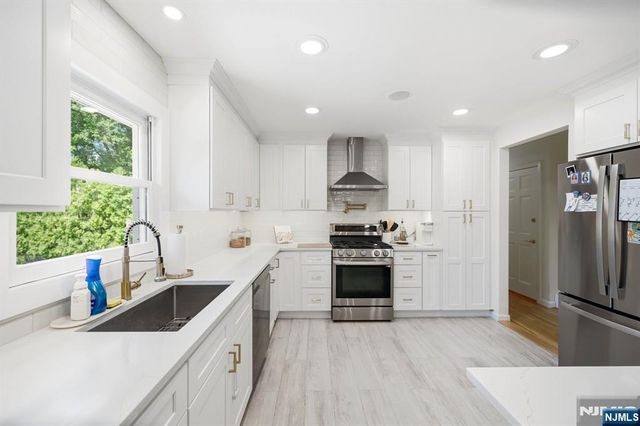 45 Ravine Avenue, Wyckoff, NJ 07481